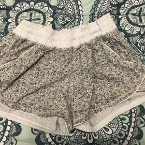 LULULEMON SHORTS SIZE 4